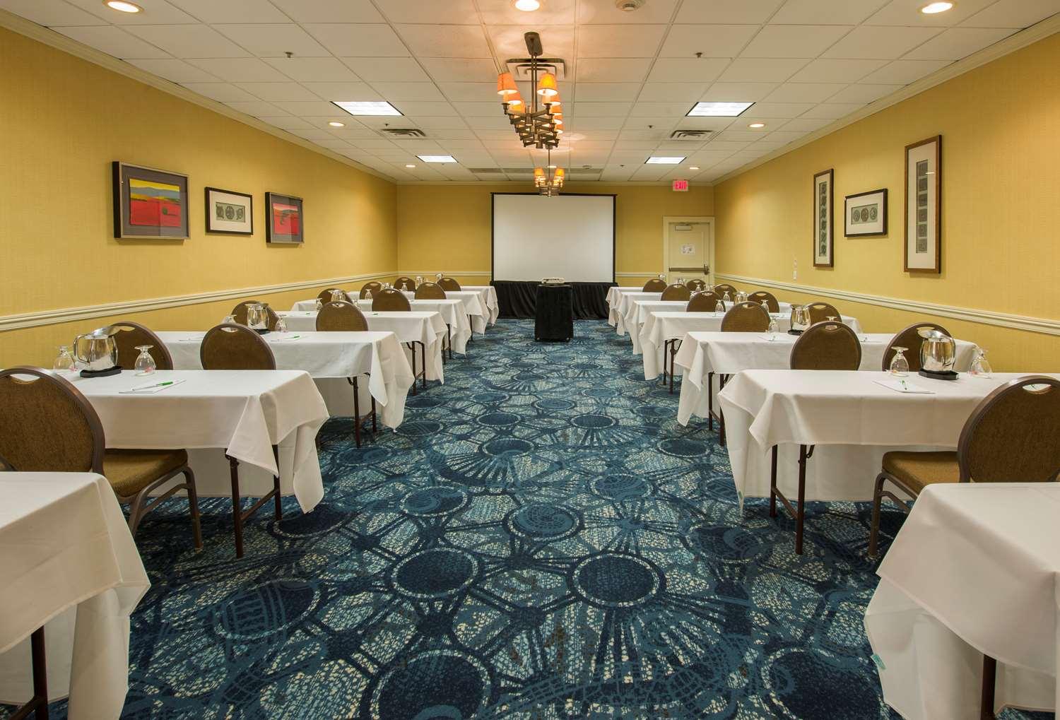 Best Western Plus Strongsville Cleveland Exterior photo