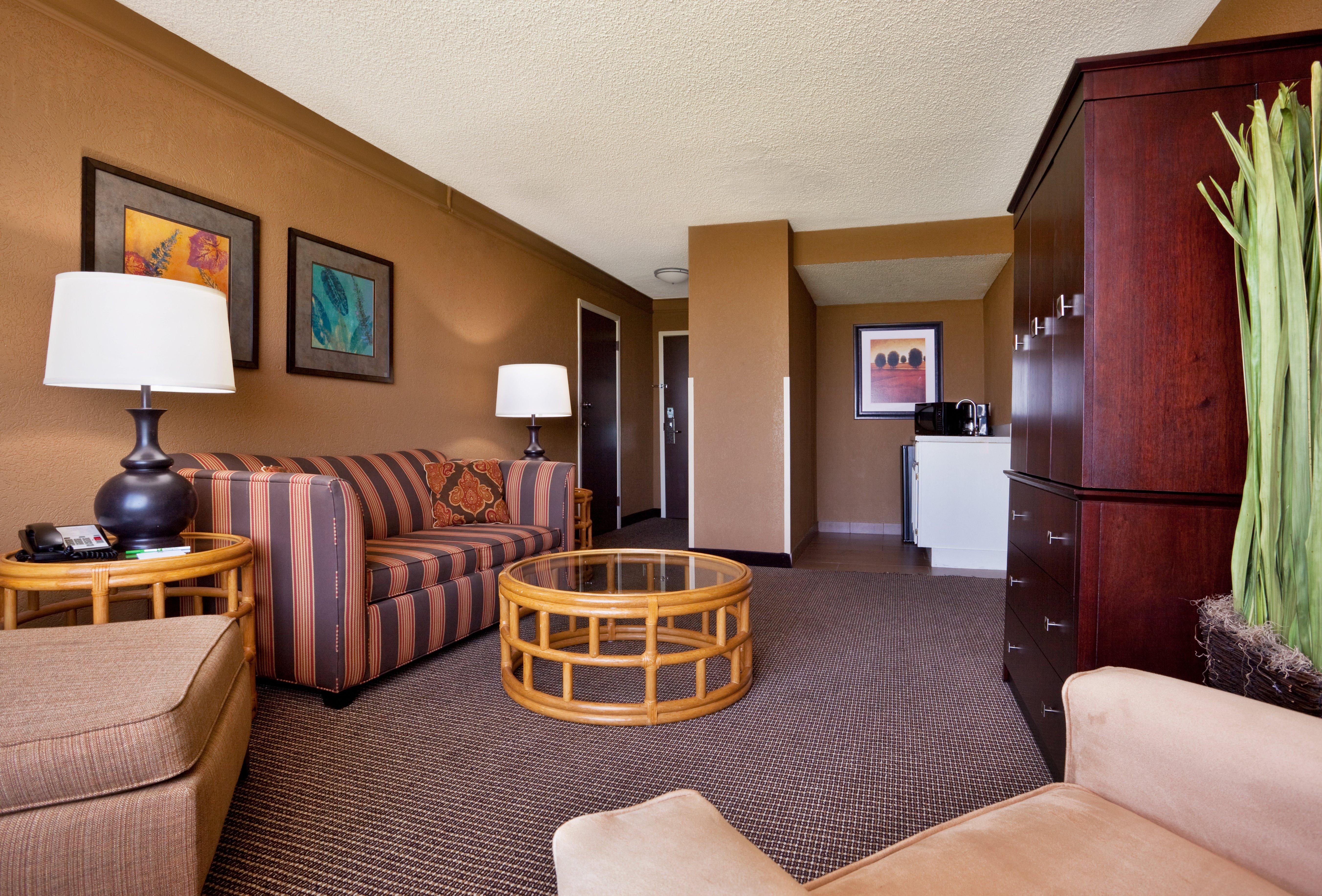 Best Western Plus Strongsville Cleveland Exterior photo